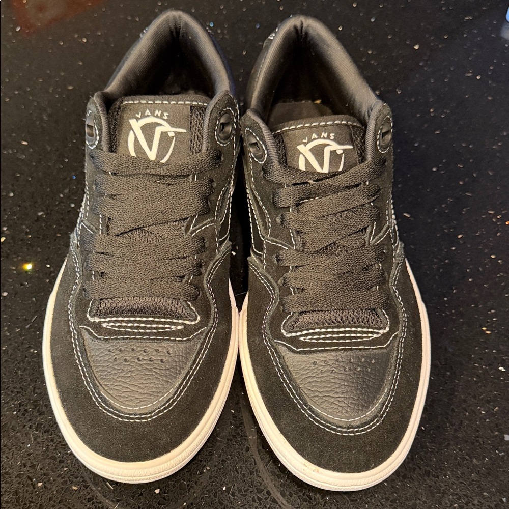Vans VR3 CUSH BRAND NEW - black and white M7 W8.5